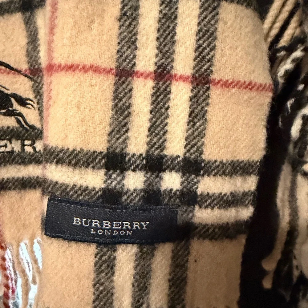 Burberry Classic Beige and Black Plaid Scarf - Picture 3 of 4